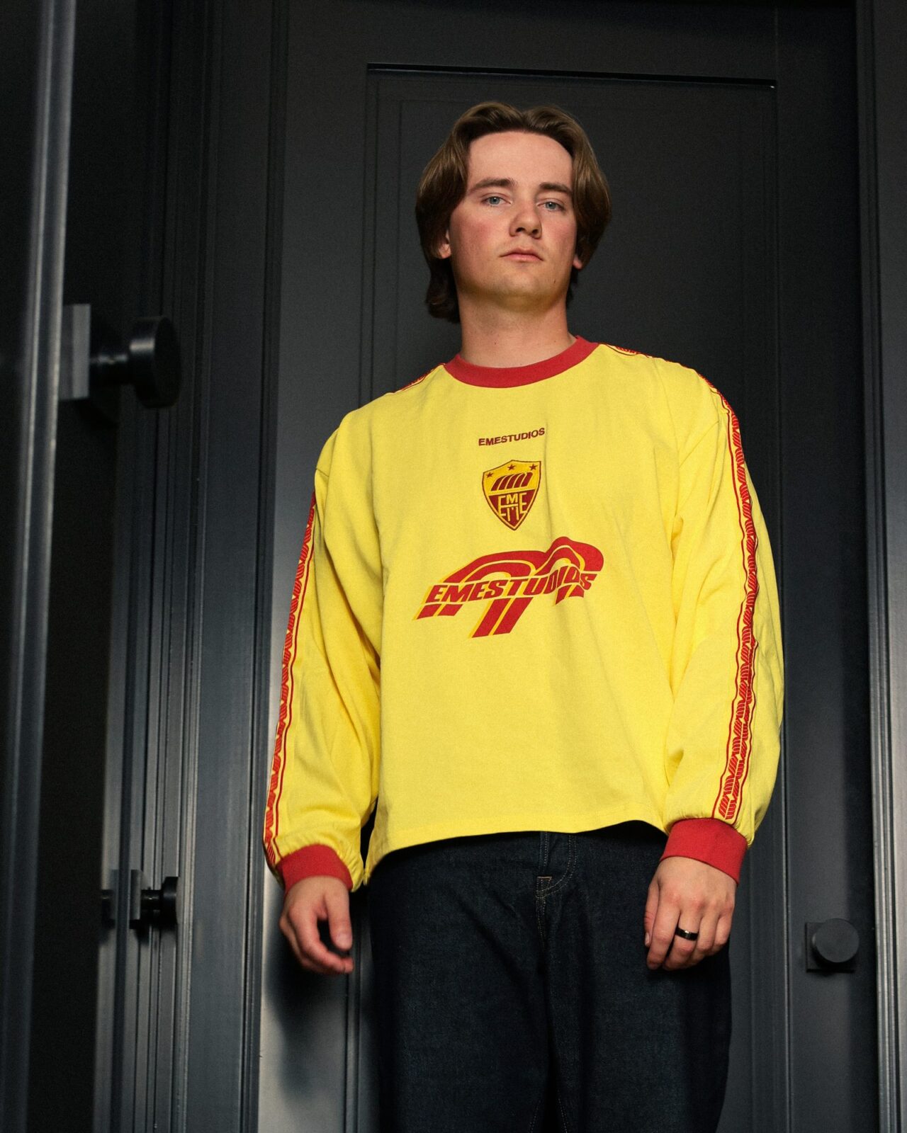 Hans Groover, Toronto house producer – portrait, yellow long-sleeve